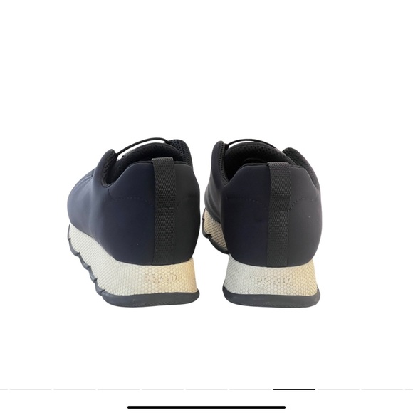 Prada sneakers for women
Size 38.5
In good condition - Picture 10 of 11